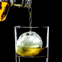 Laden Sie das Bild in den Galerie-Viewer, Ultimative Ice-Ball Flasche